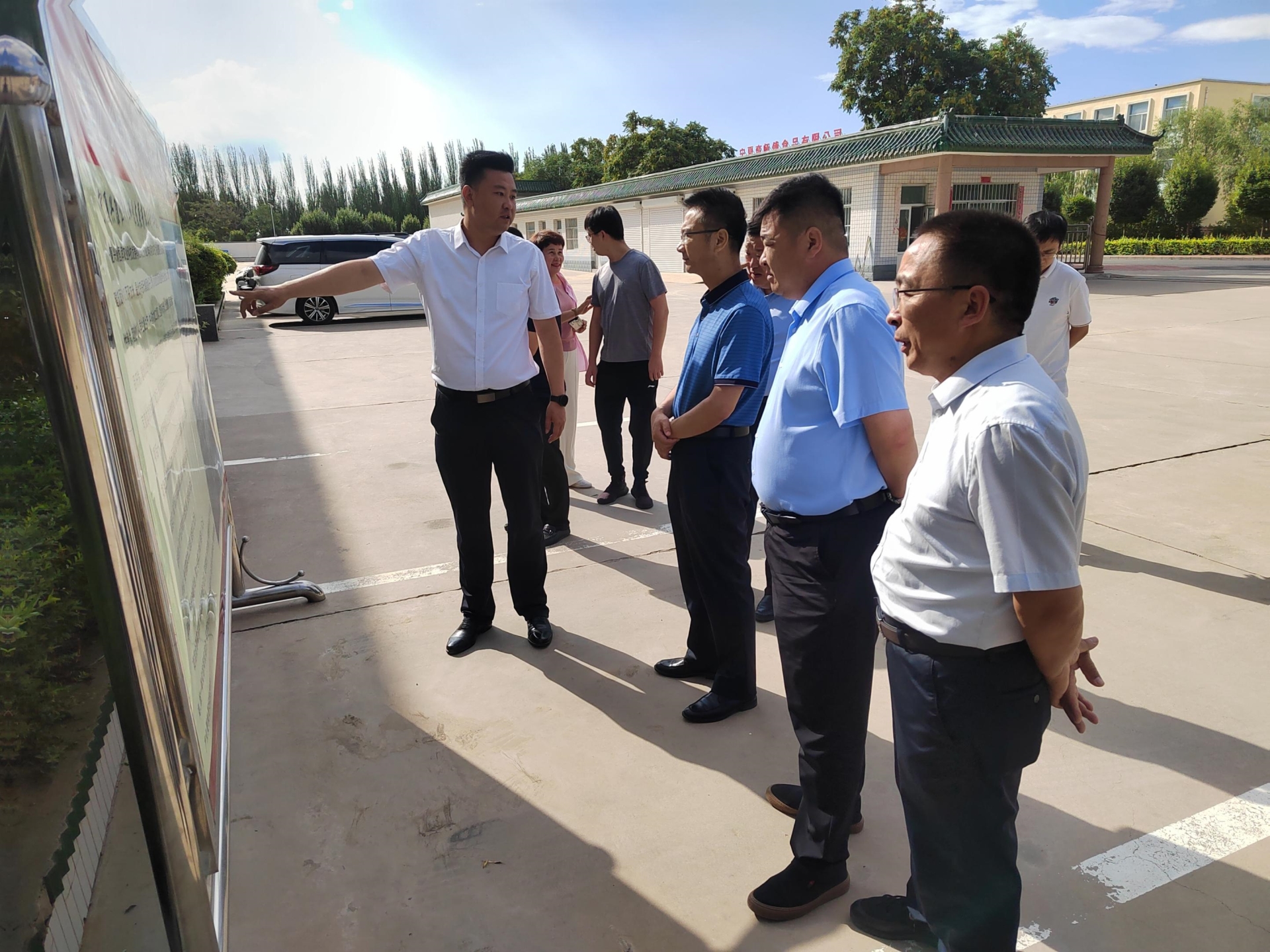 石嘴山市市委常委、政府副市長孫鋒彪蒞臨寧夏興康恒潤農(nóng)業(yè)科技發(fā)展有限公司調(diào)研