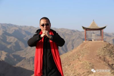 2019年1月1日，5位中衛(wèi)青年企業(yè)家在寺口山上送祝福